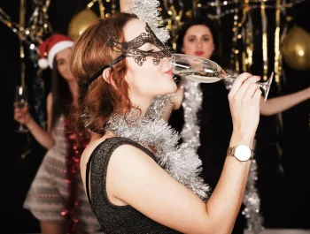 Najmodniejsze przebrania karnawałowe dla kobiet i mężczyzn – przewodnik po trendach i inspiracjach