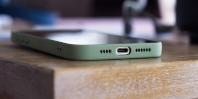 Twój iPhone 13 szybko się rozładowuje? Sprawdź, kiedy serwis to jedyne rozsądne wyjście